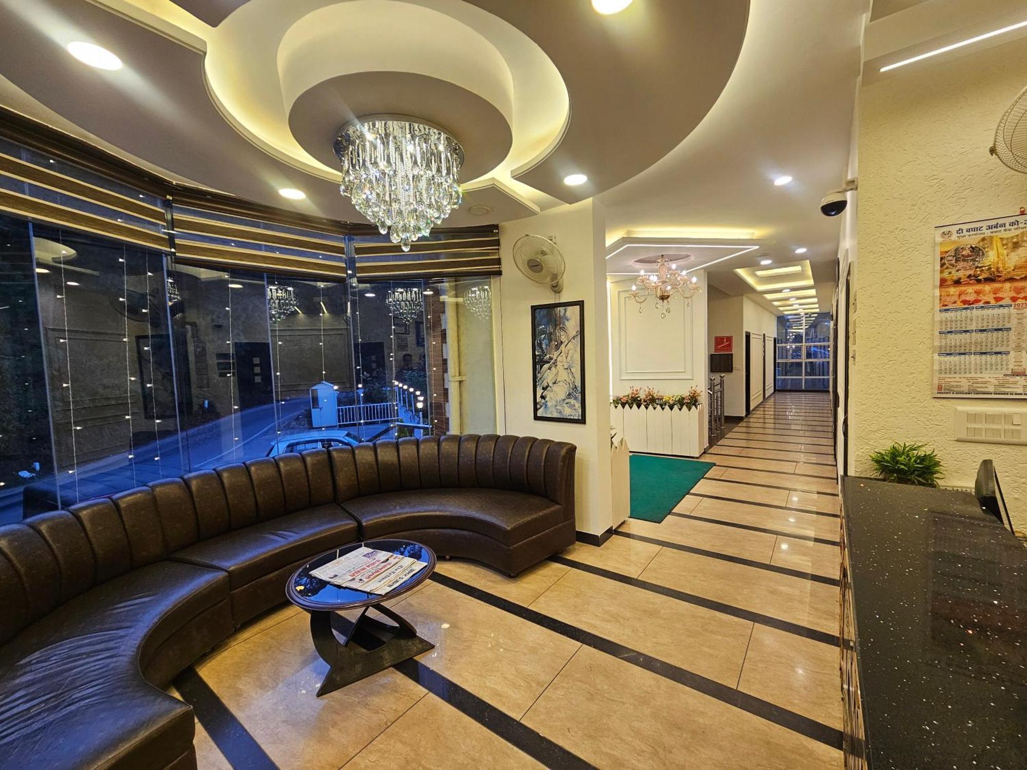 Hotel Kasauli View !! Balcony Rooms ! Terrace ! Restaurant ! Main Highway ! Garden !! Exterior photo