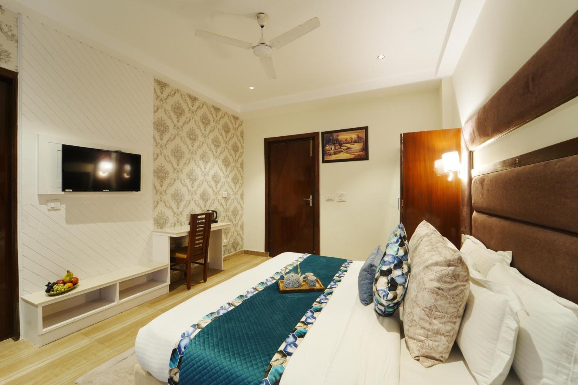 Hotel Kasauli View !! Balcony Rooms ! Terrace ! Restaurant ! Main Highway ! Garden !! Exterior photo